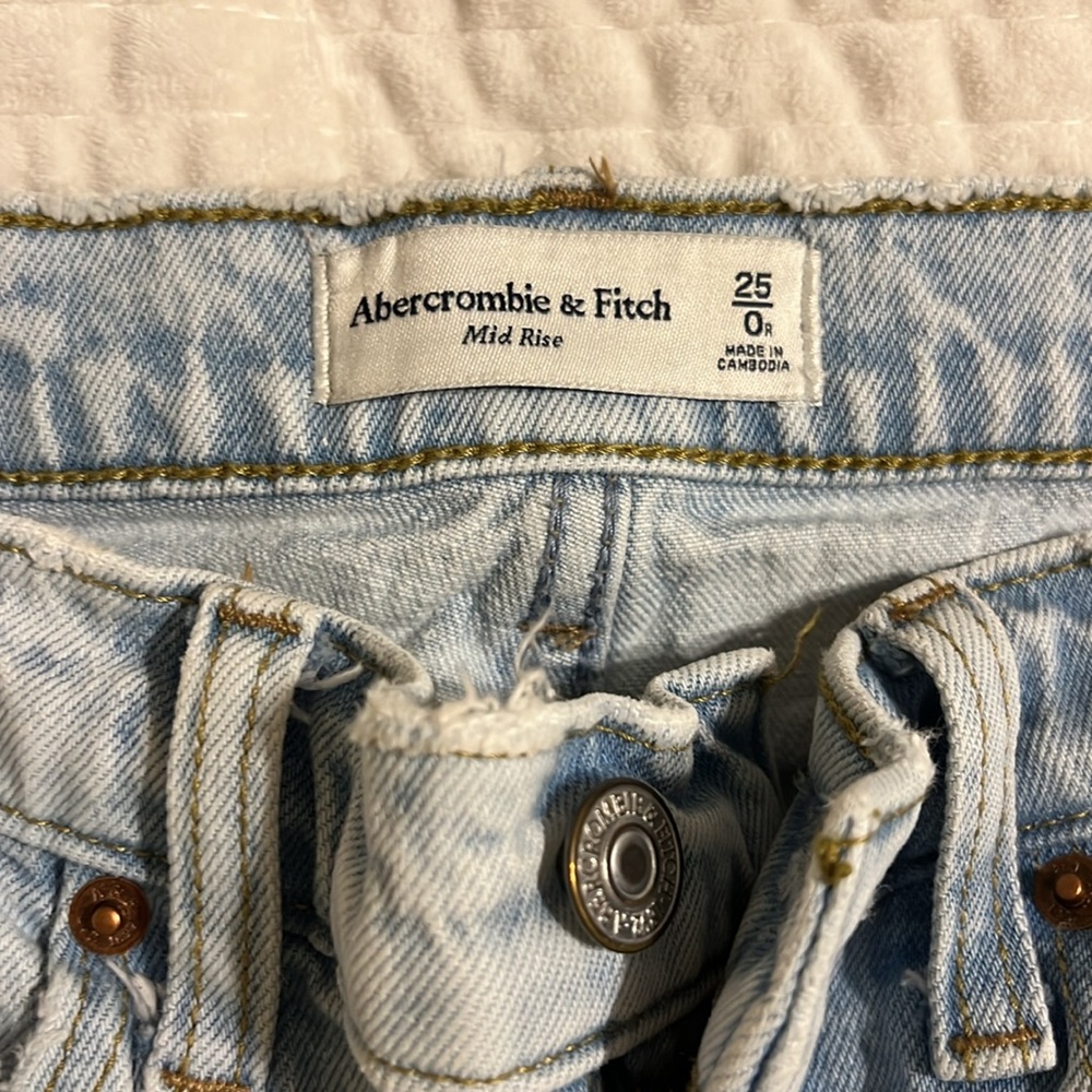 Abercrombie Mid Rise Jeans - Picture 4 of 5